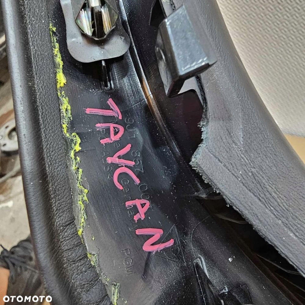 porsche taycan 9j1 osłona dekor listwa ramka konsoli skóra czarna - 4
