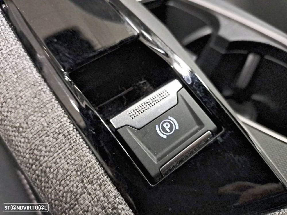 Peugeot 5008 1.2 Hybrid Allure e-DCS6 - 23