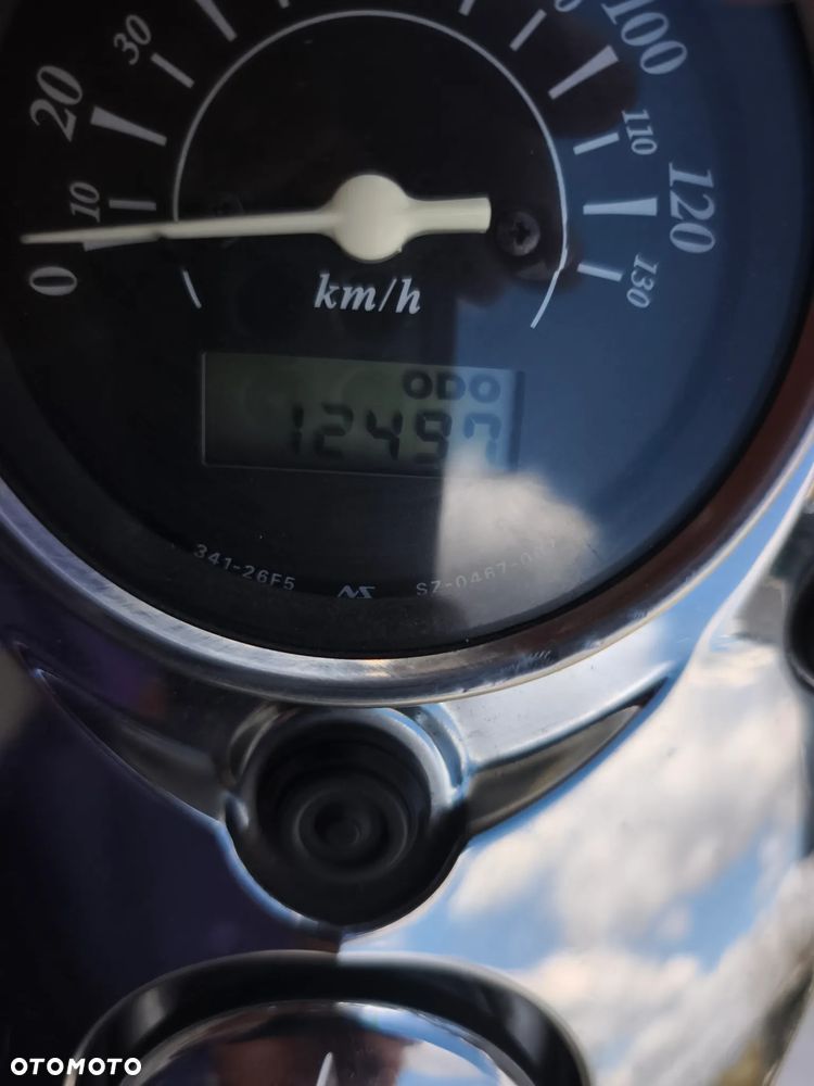 Suzuki Intruder - 11