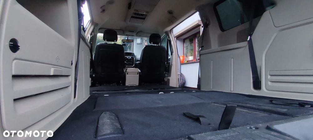 Chrysler Town & Country 3.6 Touring - 15