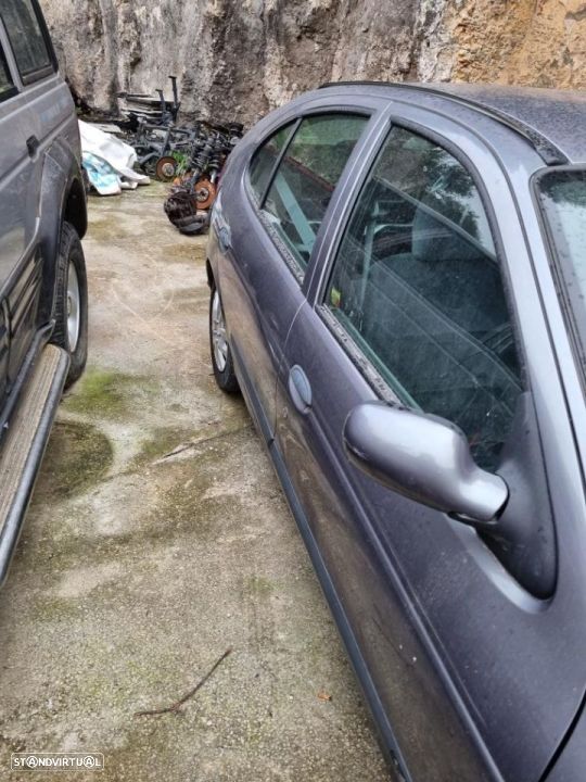 Renault Megane 1.4 16 v  só para peças - 2