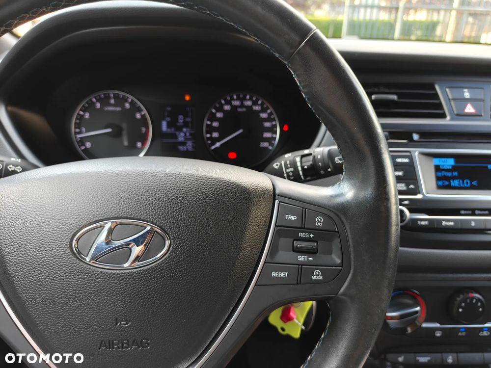 Hyundai i20 1.2 Passion - 29