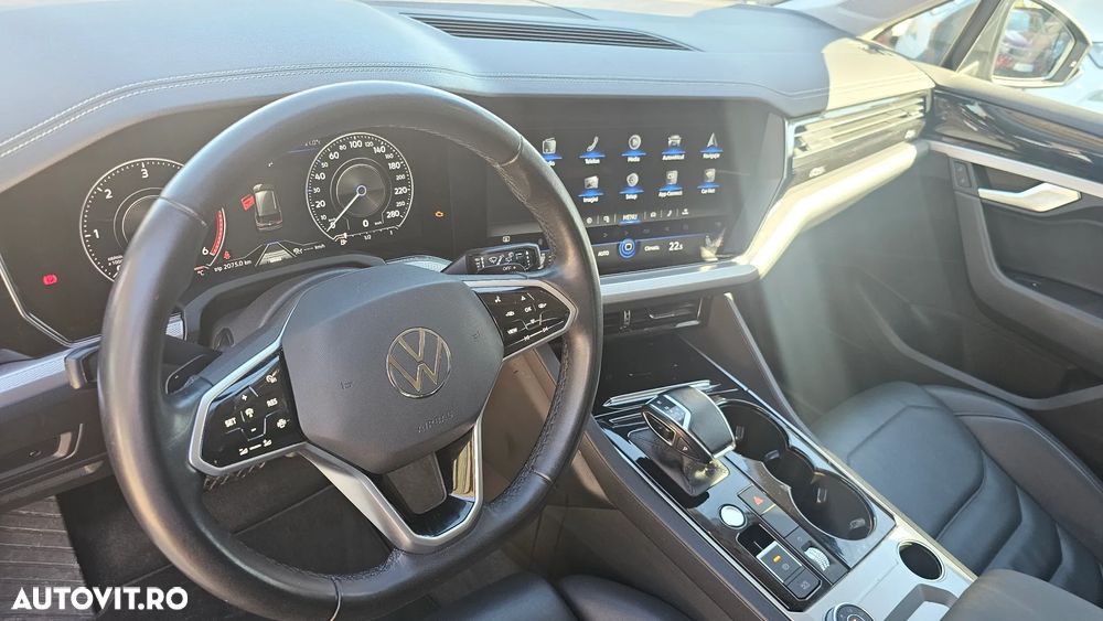 Volkswagen Touareg - 22