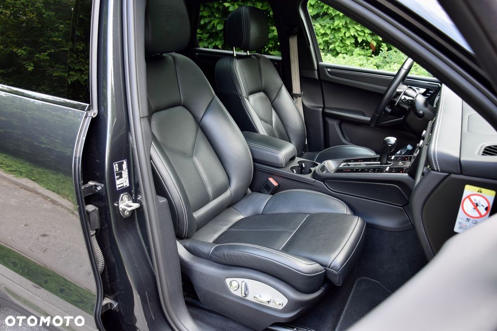 Porsche Macan T - 16