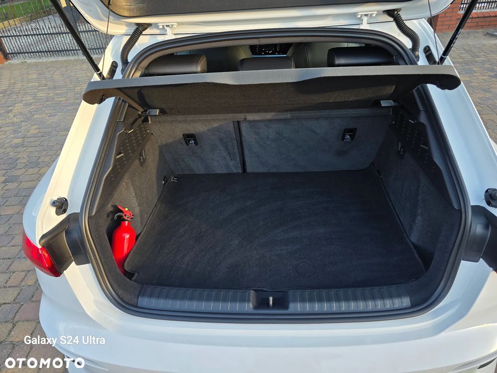Audi A3 Sportback 2.0 TDI S tronic S line Sportpaket - 24