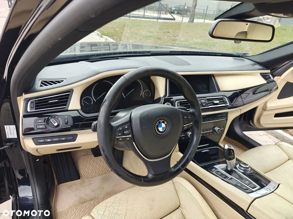 BMW Seria 7 740d xDrive - 18