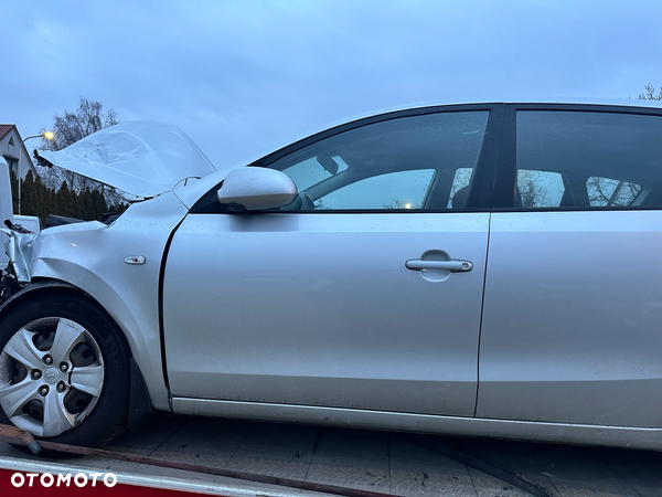Hyundai i30 07-12 drzwi lewe  kod 2r