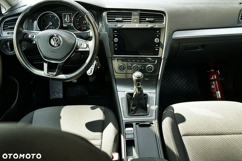 Volkswagen Golf - 21