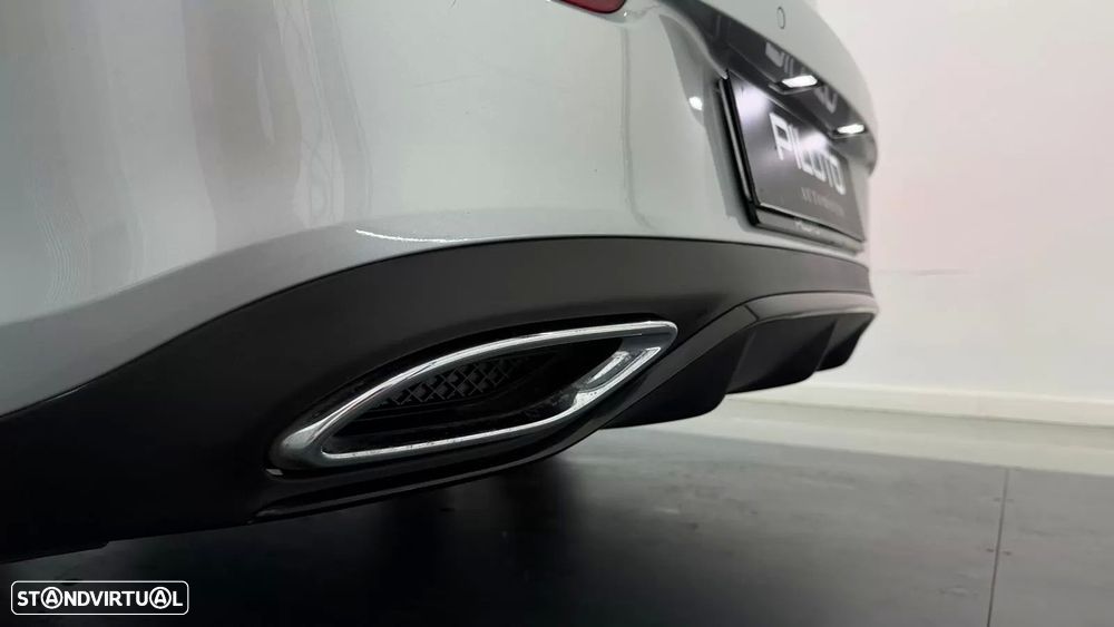 Mercedes-Benz E 220 d AMG Line - 13