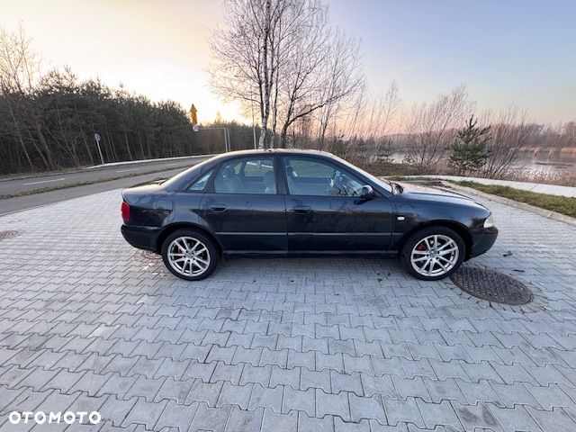 Audi A4 Limousine - 2