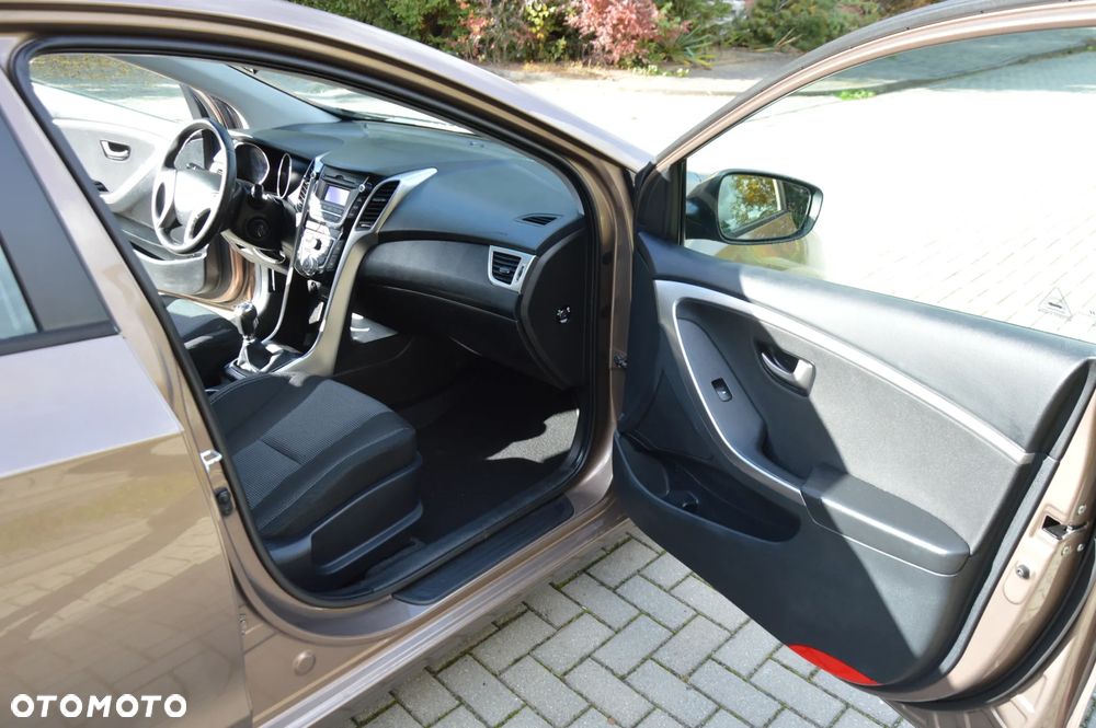 Hyundai i30 1.6 Comfort - 15