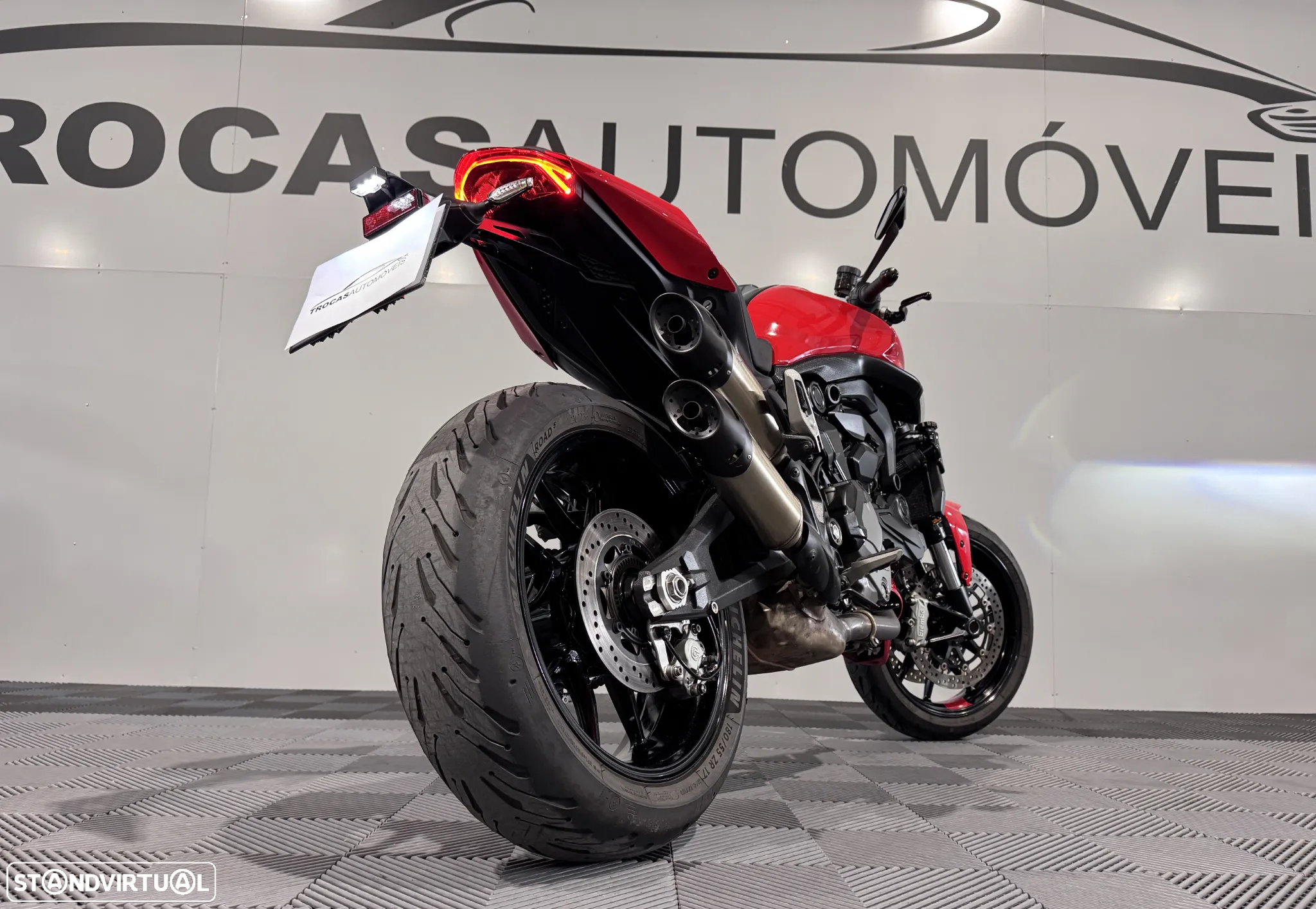 Ducati Monster 937 - 27