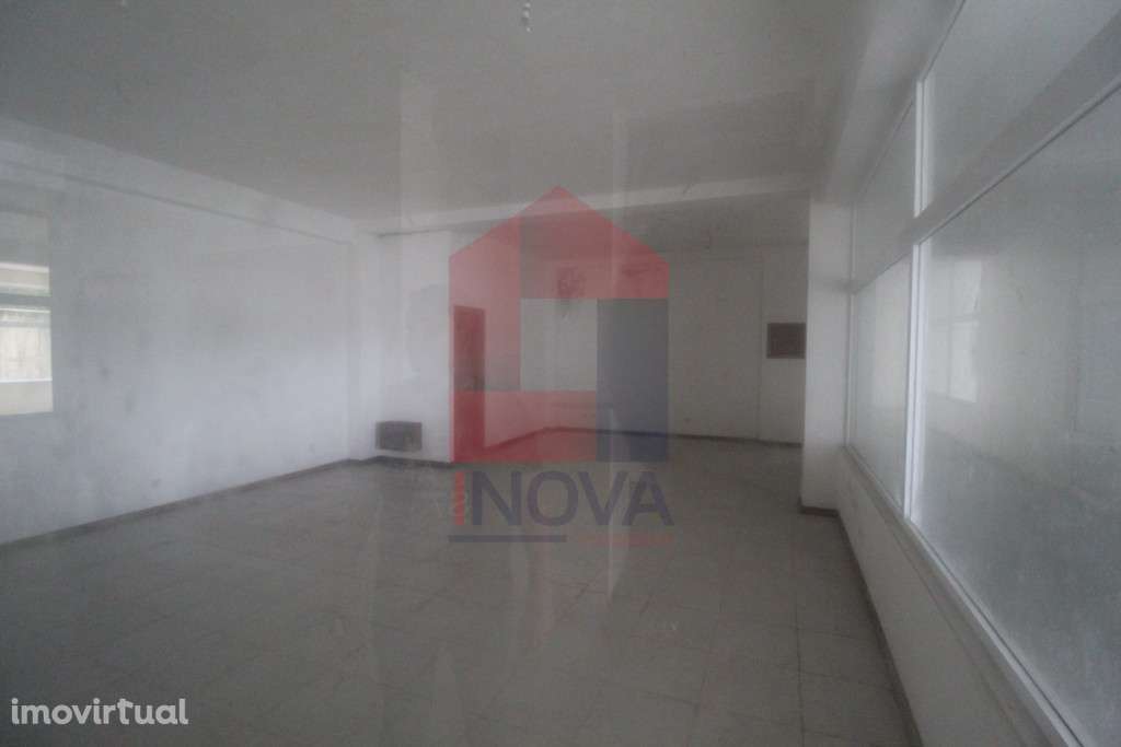 Loja em Caldelas, Amares - Grande imagem: 2/3