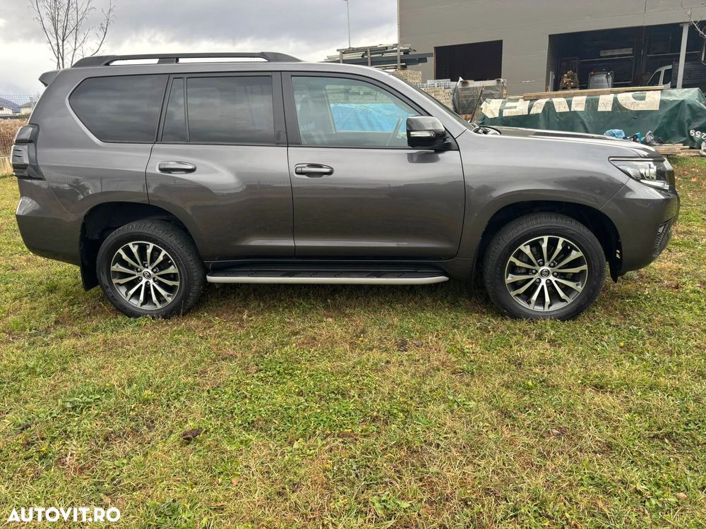 Toyota Land Cruiser - 5