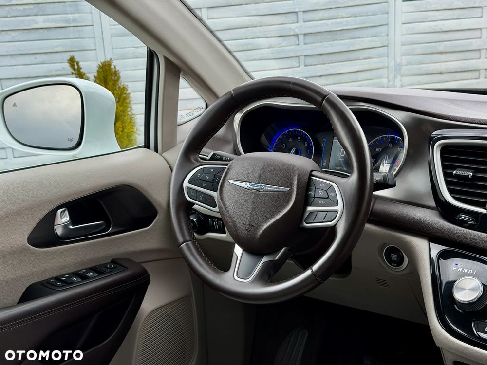 Chrysler Pacifica - 7