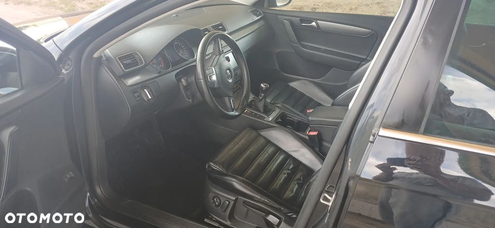 Volkswagen Passat 2.0 Blue TDI SCR Comfortline - 7
