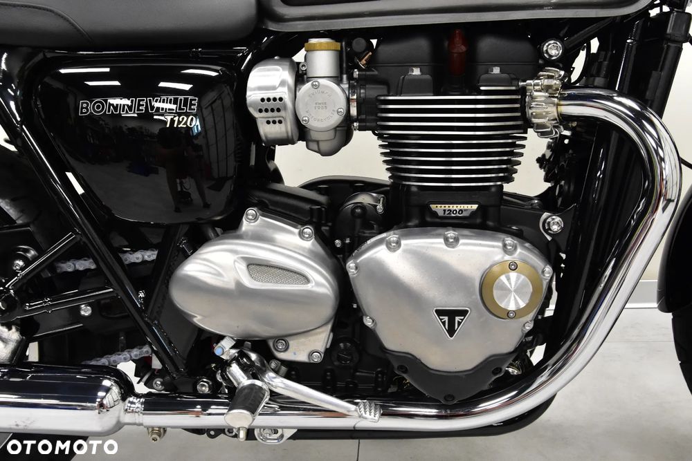 Triumph Bonneville - 26