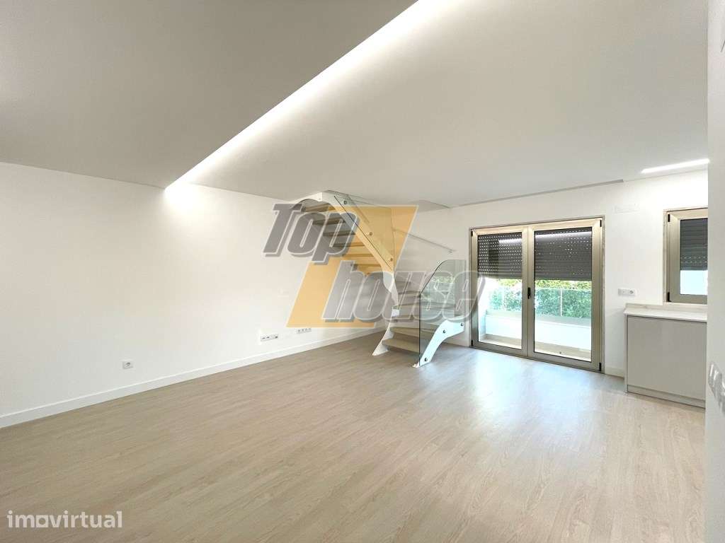 Apartamento T5 Duplex novo com parqueamento - Costa de Caparica - Grande imagem: 4/35