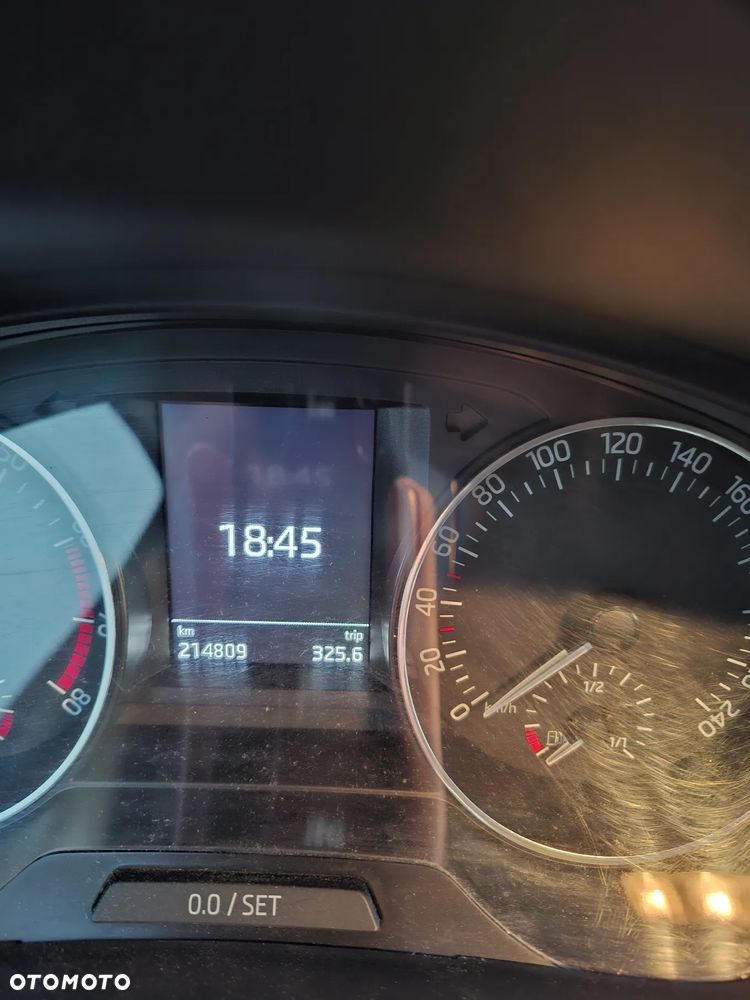 Skoda RAPID 1.2 TSI Active - 2