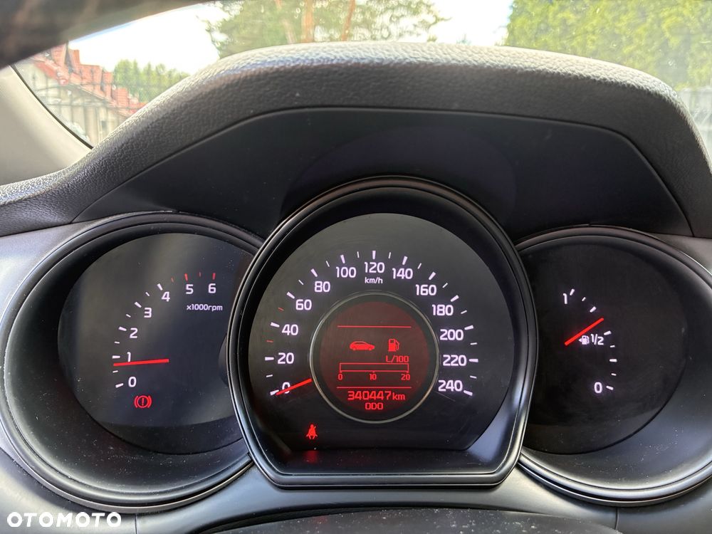 Kia Ceed - 8