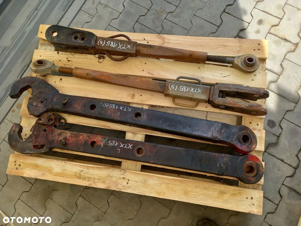 Wieszak podnośnika McCormick XTX MTX TTX Case MX - 5