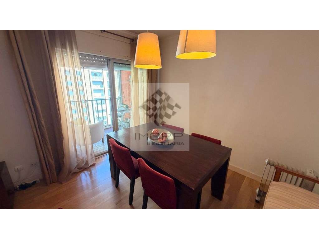 T1 com Varanda e Parqueamento na Alta de Lisboa / Quinta do Lambert - Grande imagem: 5/23