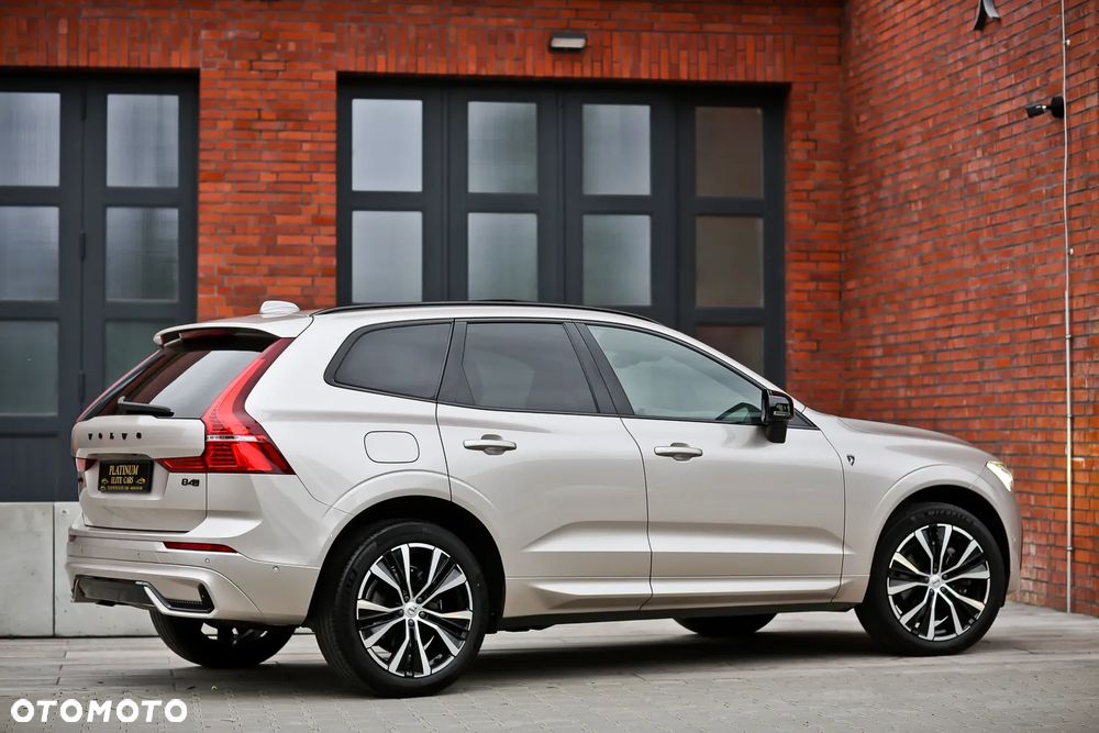 Volvo XC 60 B4 D AWD Ultimate Dark - 16
