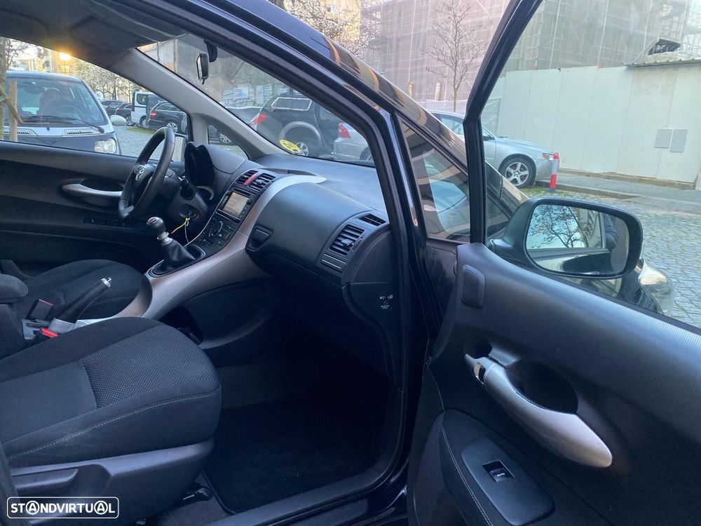 Toyota Auris 1.4 D-4D - 19