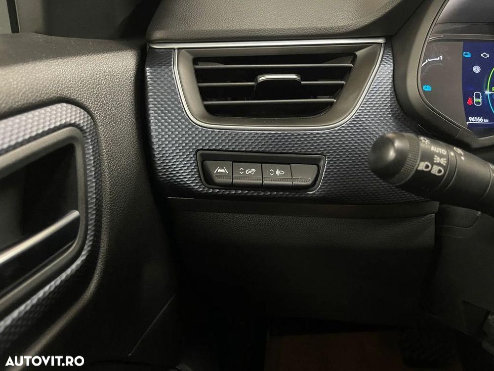 Renault Arkana E-TECH 145 Evolution - 25