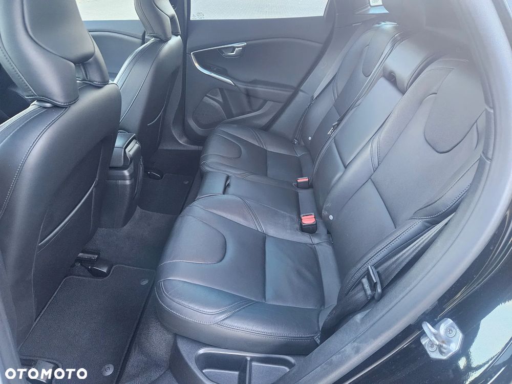 Volvo V40 D3 Inscription - 14