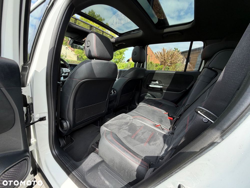 Mercedes-Benz GLB 200 4-Matic AMG Line 8G-DCT - 37