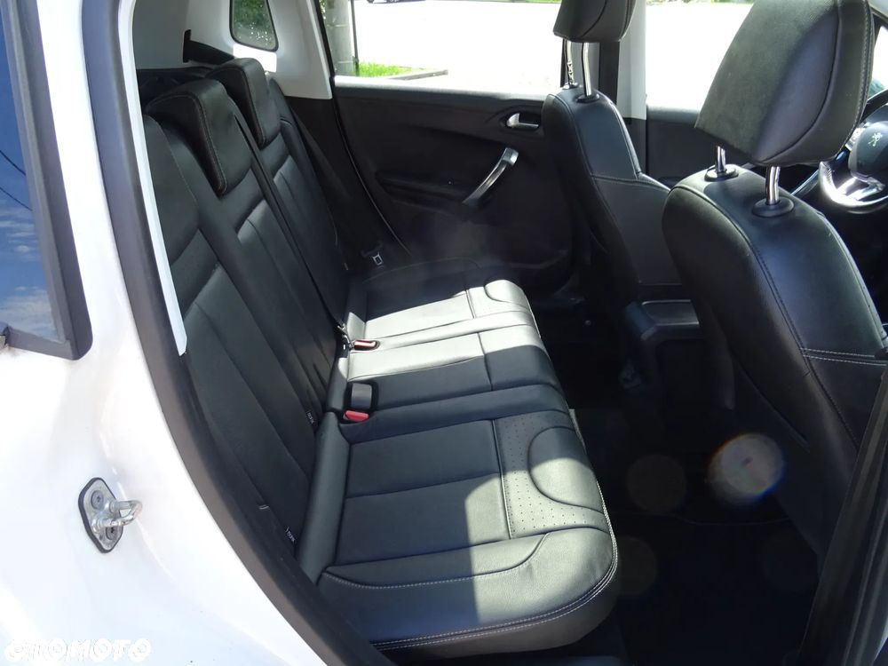 Peugeot 2008 e-HDi FAP 115 STOP & START Allure - 11