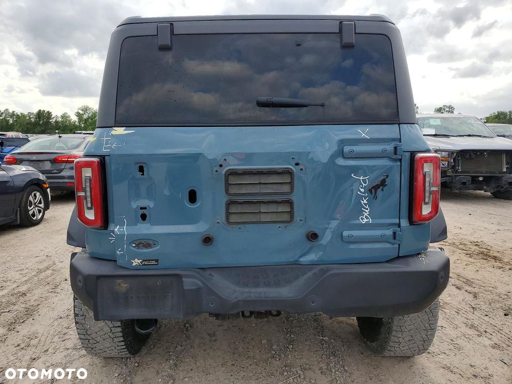Ford Bronco - 5