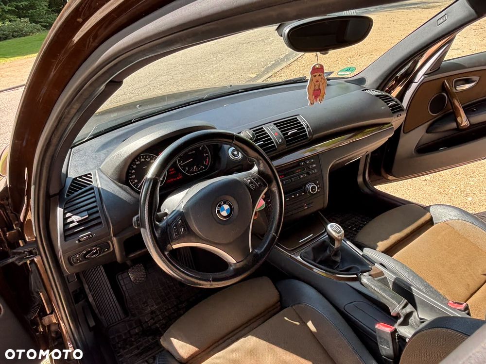 BMW Seria 1 116i - 13
