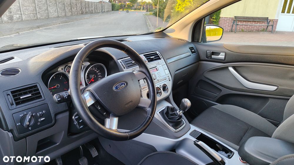 Ford Kuga 2.0 TDCi 2x4 Titanium - 27