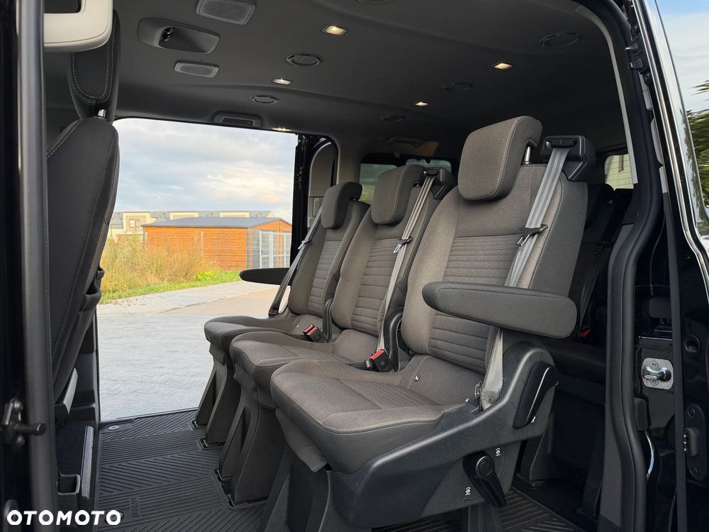 Ford Tourneo Custom - 17