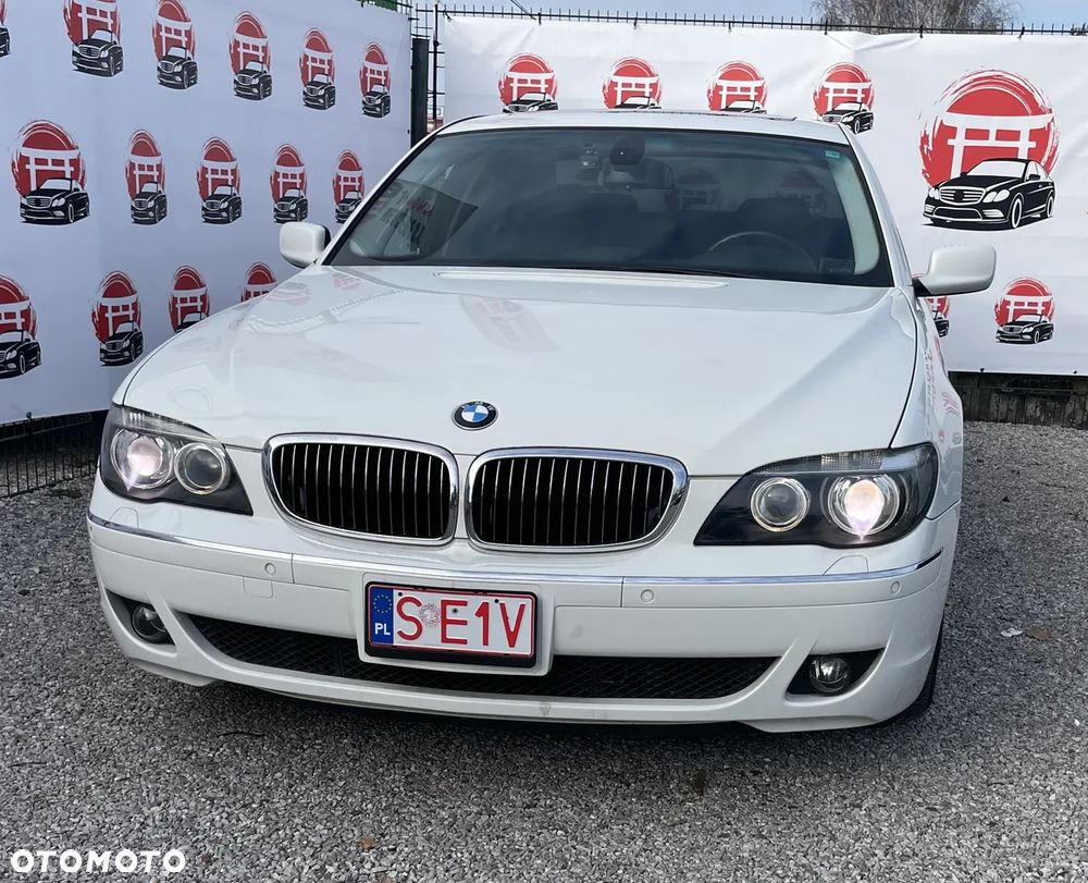 BMW Seria 7 740i - 8