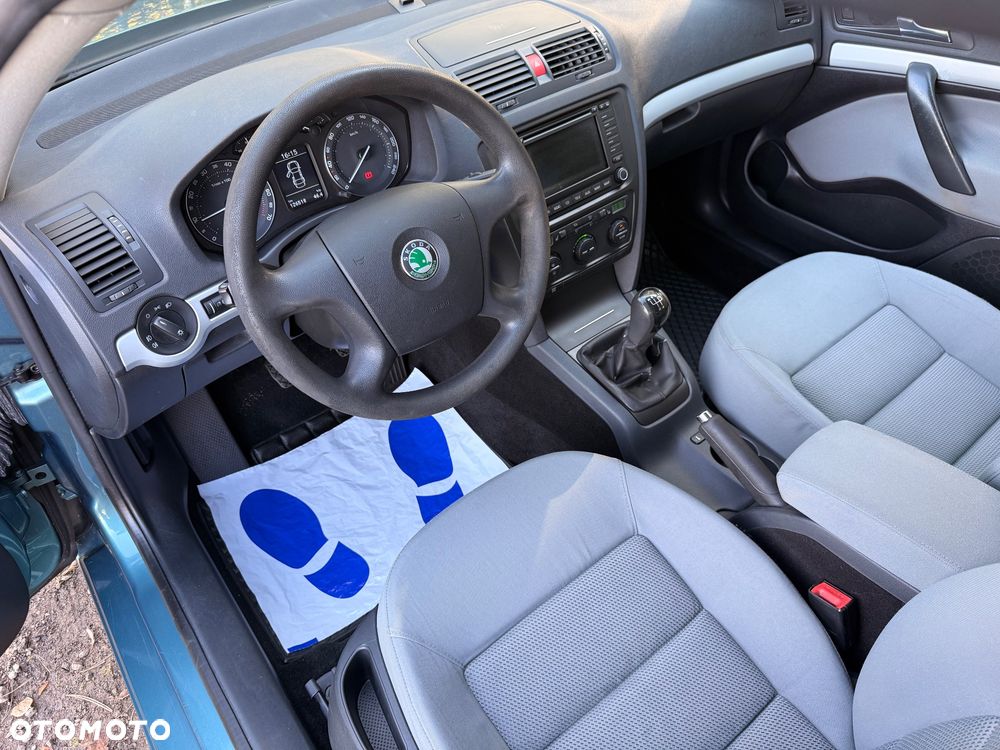 Skoda Octavia 1.6 Ambiente - 13