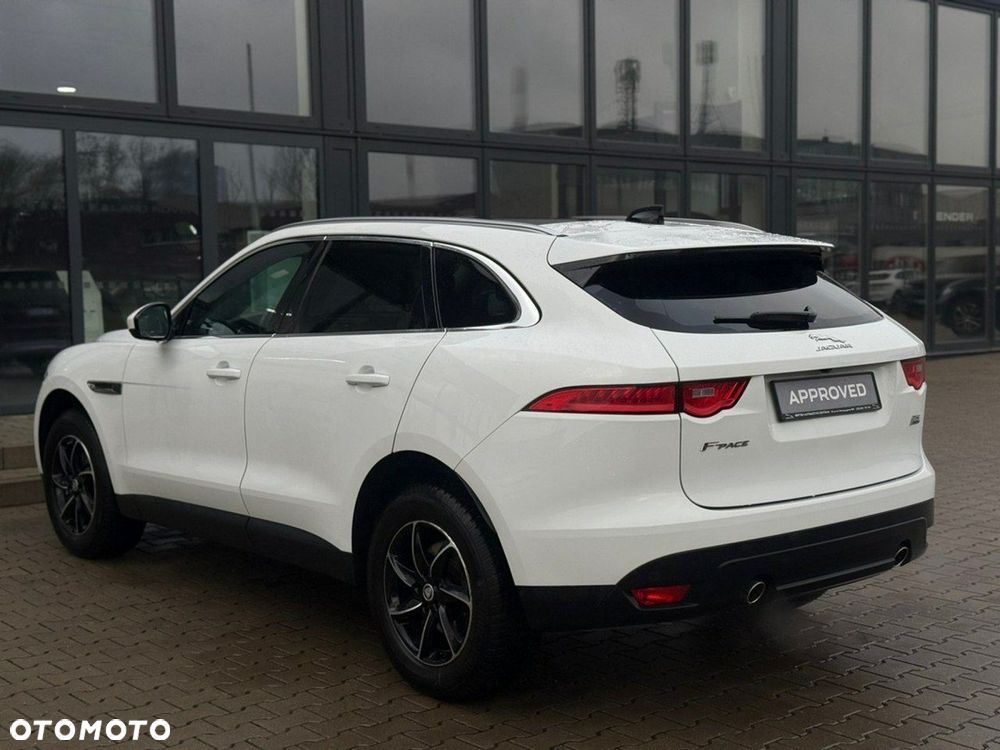 Jaguar F-Pace - 5