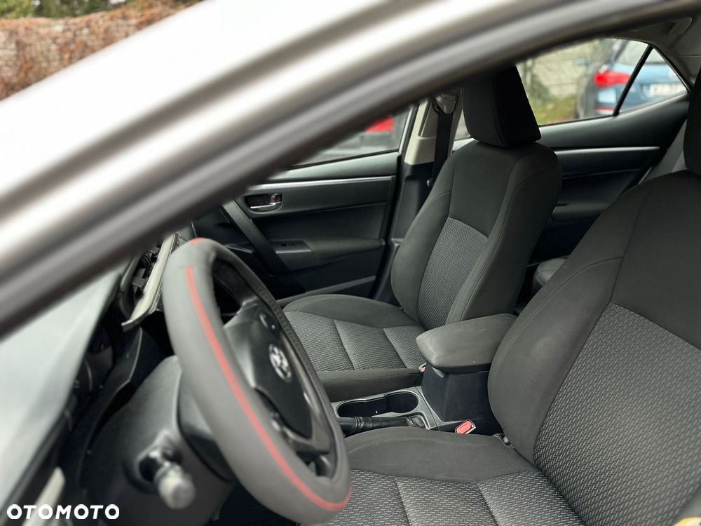 Toyota Corolla 1.6 Active EU6 - 13