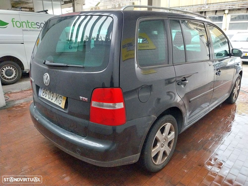 VW Touran 2.0 TDI Trendline 7L - 9