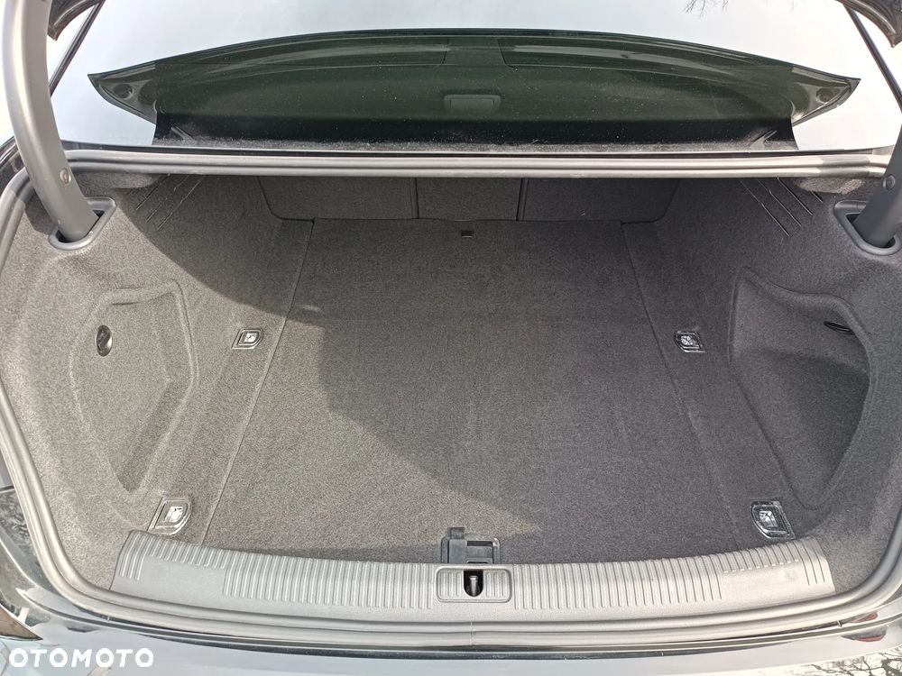 Audi A4 Limousine - 18