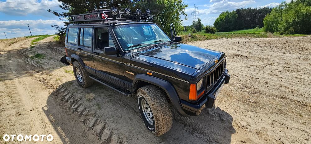 Jeep Cherokee - 8
