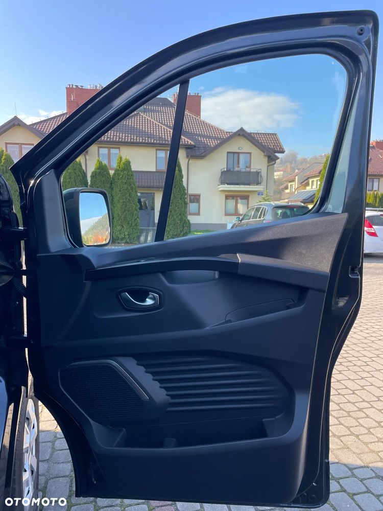 Renault Trafic - 16