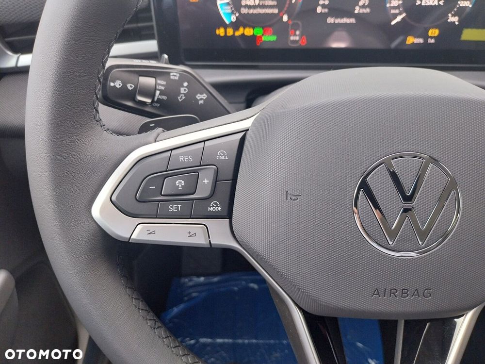 Volkswagen T-Roc - 9