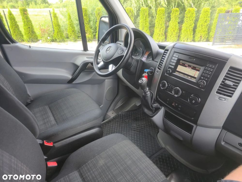 Mercedes-Benz Sprinter - 24