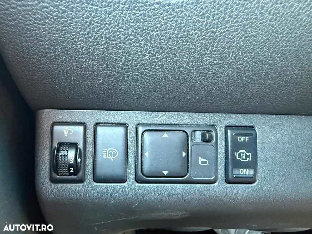 Nissan Pathfinder - 16