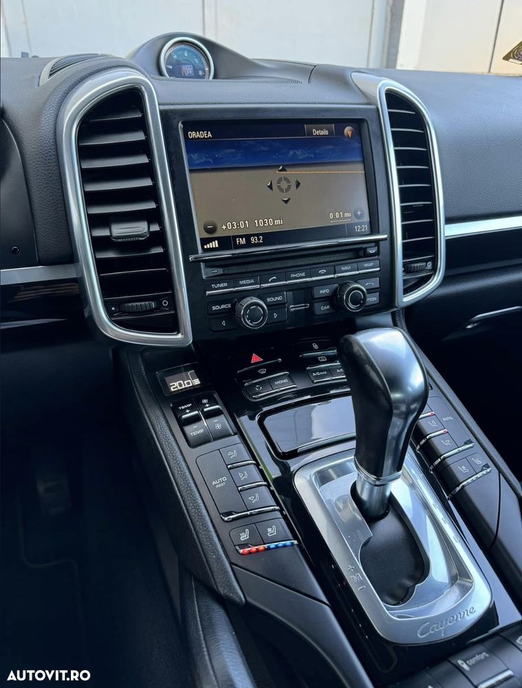 Porsche Cayenne - 11