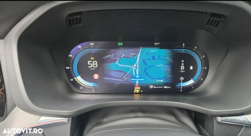 Volvo XC 60 B4 MHEV AWD R-Design - 18