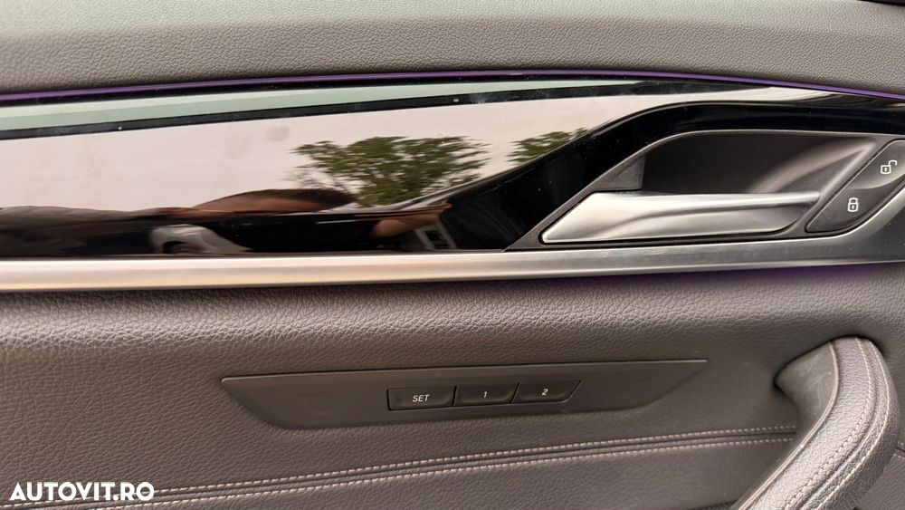 BMW Seria 5 520i Aut. Luxury Line - 24